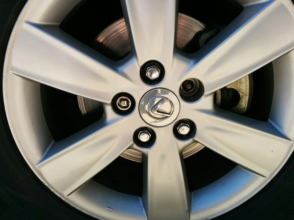 How Do I Properly Torque My Wheel Lug Nuts or Bolts?